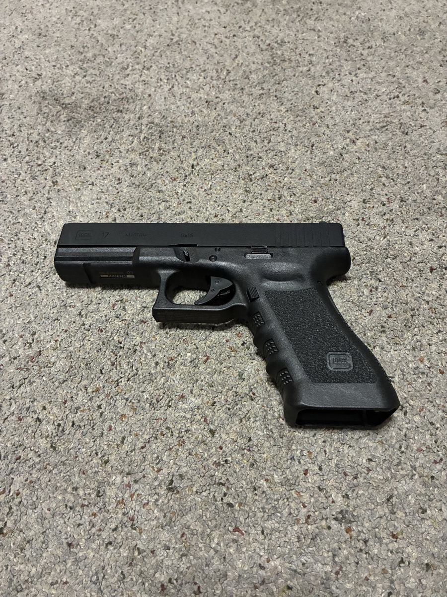 Glock 17 Gen 3, 6mm airsoft Pistol with Magazine - green gas blowback