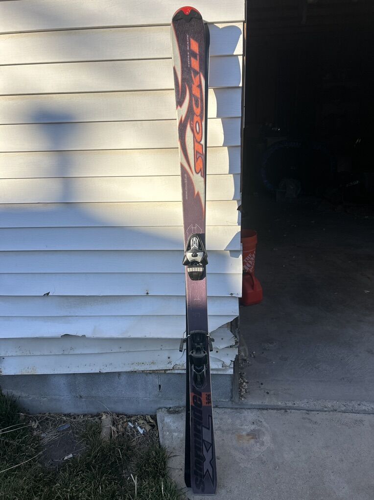 Stöckli Stormrider XL Skis (174cm).