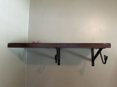 Free shelf and supports
