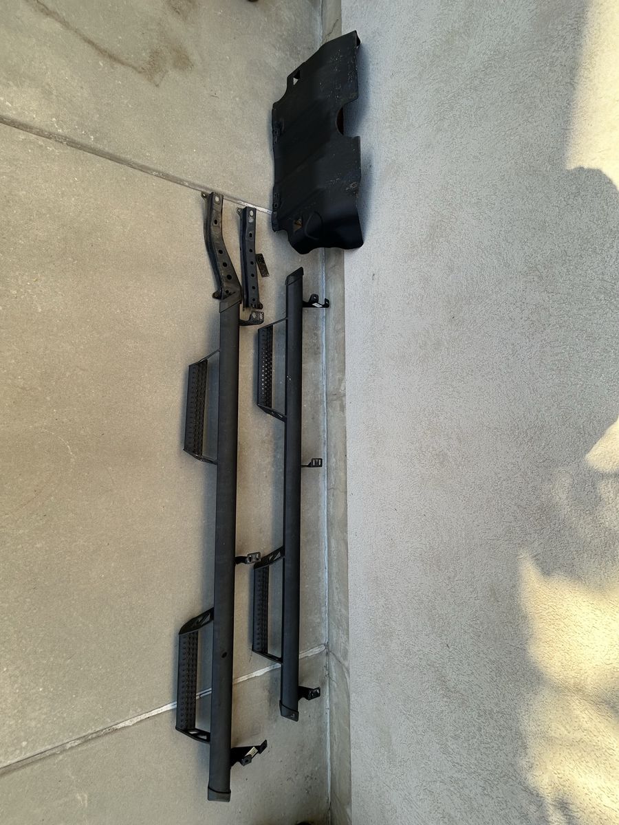 Toyota Tacoma Predator PRO D-Cab Running Boards Black - Part #00016-35068 Side Steps and Skid plate for 2017 Tacoma