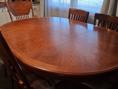 Oak Oval Dining Table with 6 Chairs - Traditional Style, Extendable Leaf