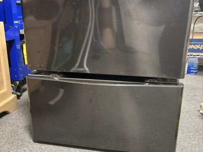 Lg pedestal drawers