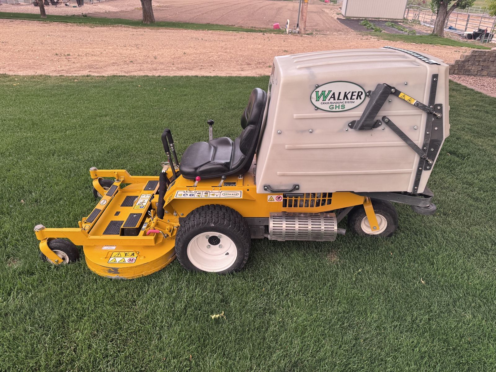 Walker Lawn Mower Model MCGHSE 20HP KOHLER Engine