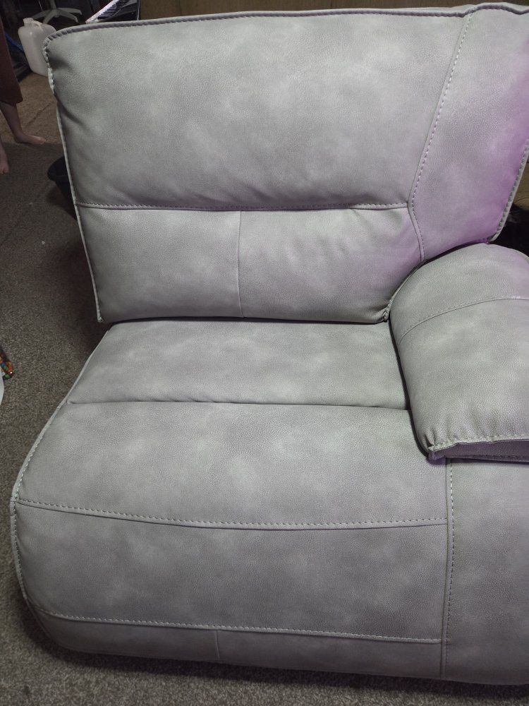 Powered recliner