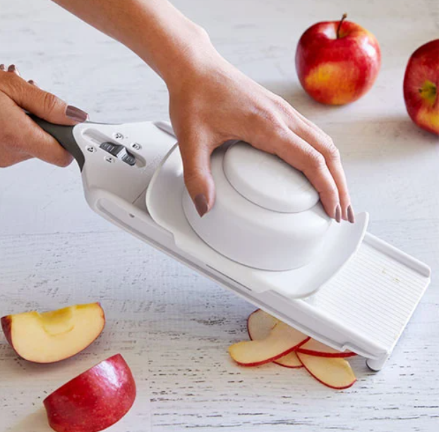 Pampered Chef Simple Slicer. 