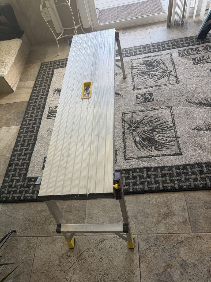 Gorilla work platform.  CASH ONLY!