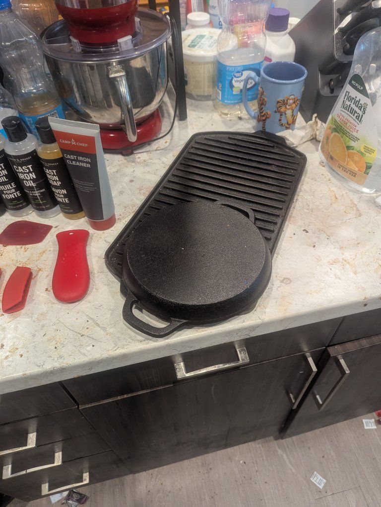 8 peice cast iron cooking set with cast iron cleaning set