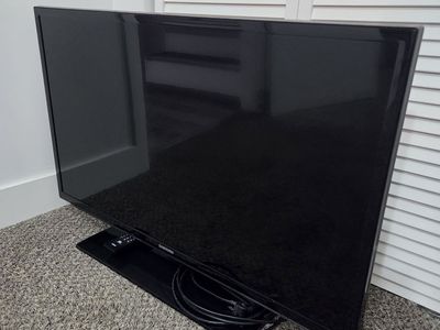 Samsung TV- 37"