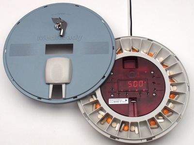 MedReady Automatic Medication Dispenser with Digital Display and Key Lock