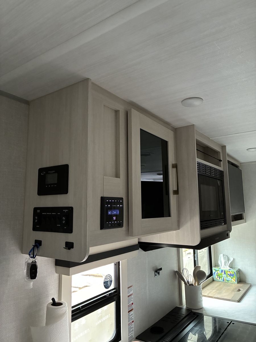 Main image 12