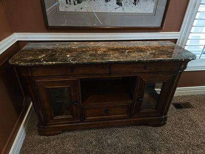 Cindy Crawford Home Dining Server / Buffet – Beautiful Condition
