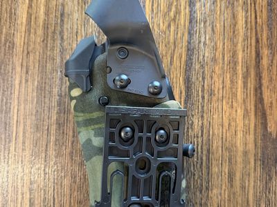 Safariland Right-Hand Holster 6007-21-RH MultiCam Finish with QLS Fork Attachment