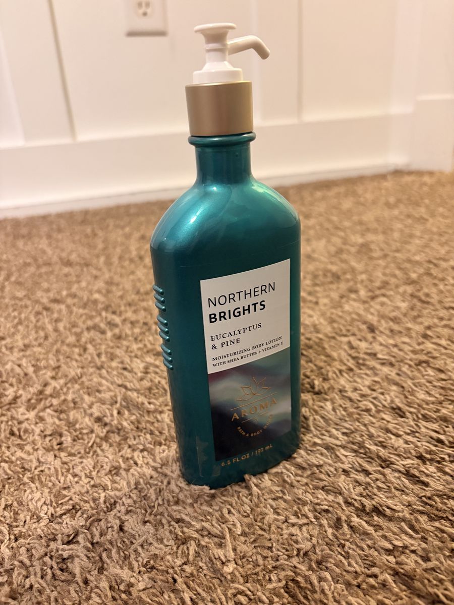 Bath & Body Works Northern Brights Eucalyptus & Pine Body Lotion 6.5 oz