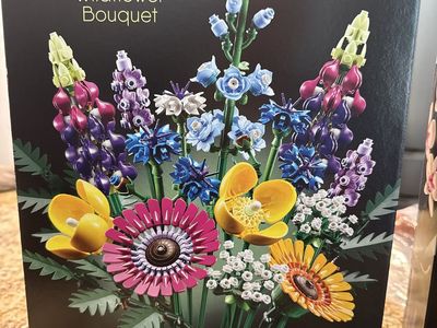 LEGO Wildflower Bouquet - Brand New