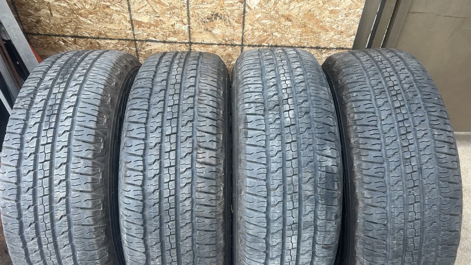 4 ford 6 lug factory take off with 265/70/17