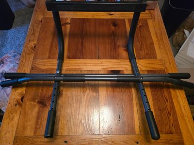 Pull up bar