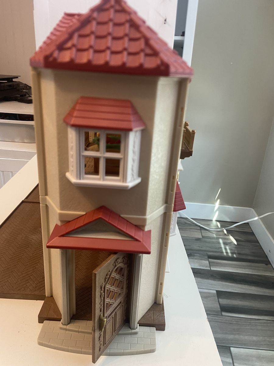 Main image 12