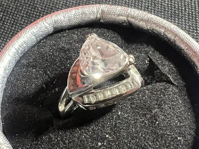 Elegant Silver-Tone Ring with Large Heart-Shaped Clear Stone & Baguette Accents Size-6