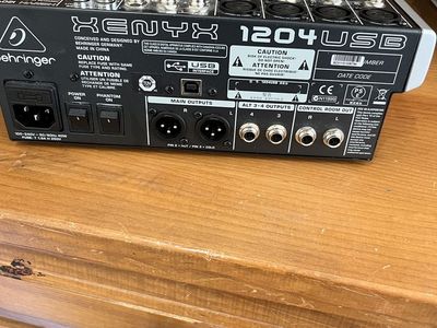 Behringer Xenyx 1204USB 12-Input 2-Bus Mixer with USB Audio Interface