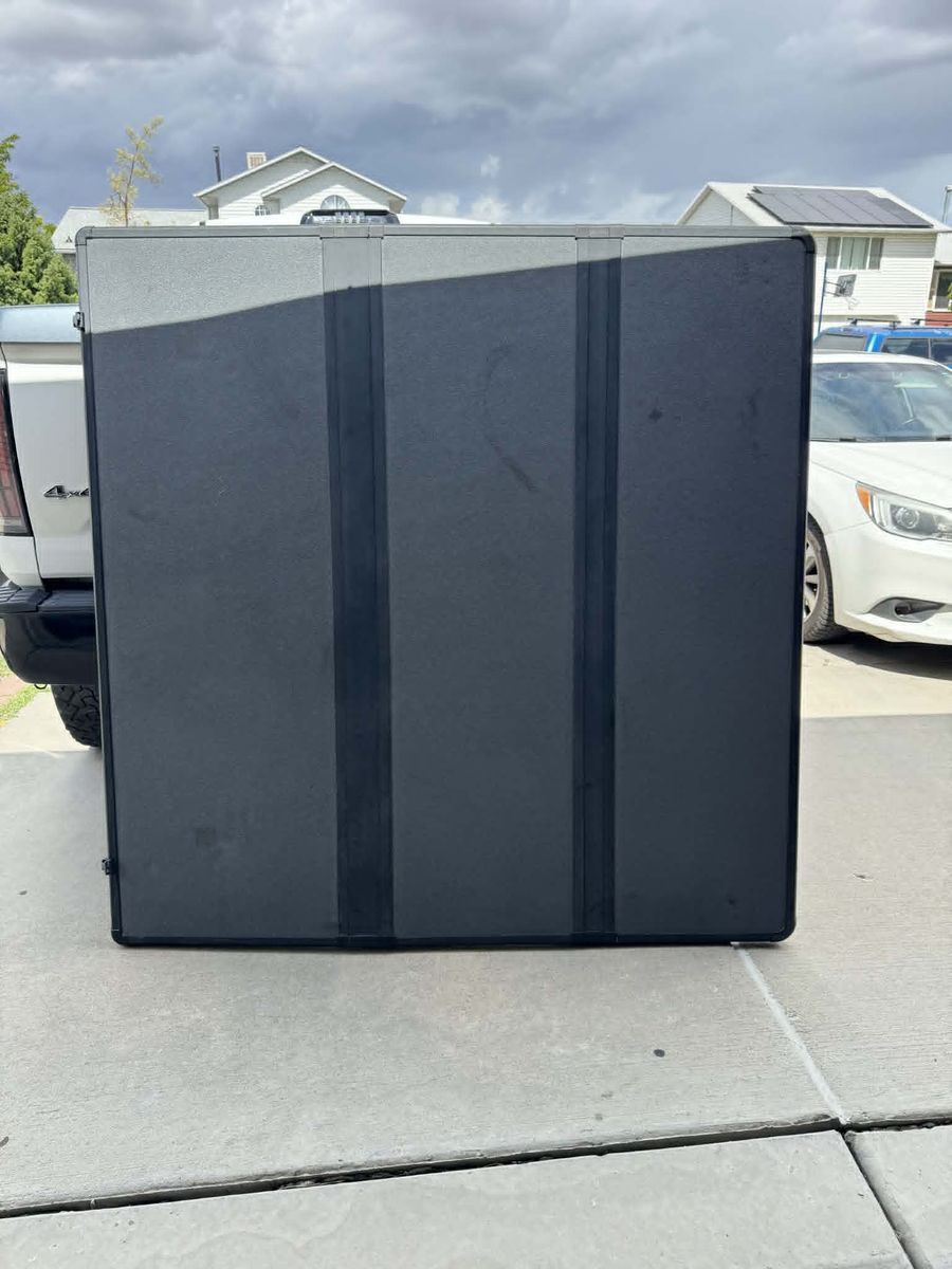 Tonneau for Toyota Tundra. It should fit 2014 to 2021 or the dimension is 66''x66''