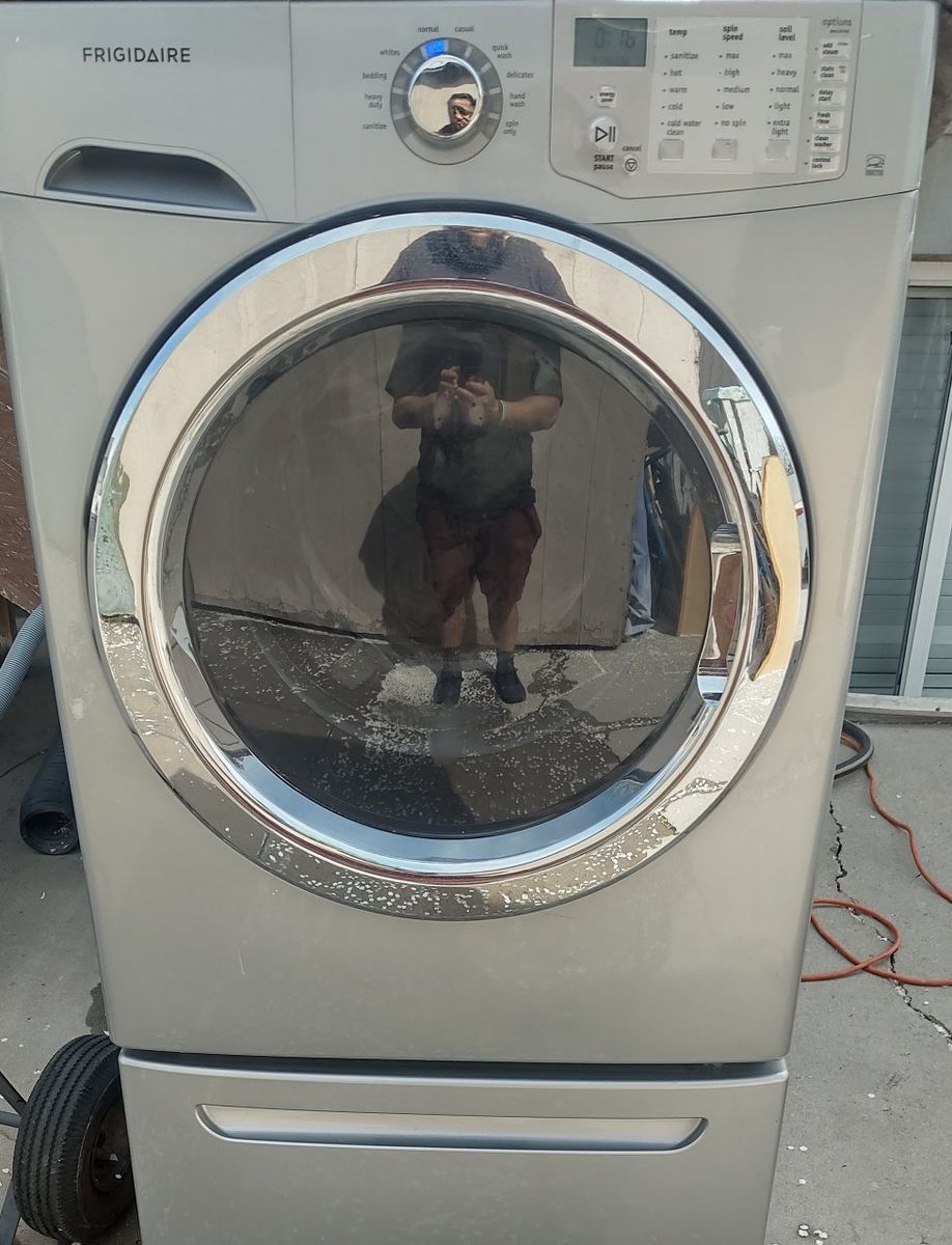 Frigidaire Front-Load Washer – Works Great!
