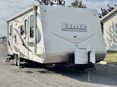 2014 Lance 2185 4-Season Bunkhouse