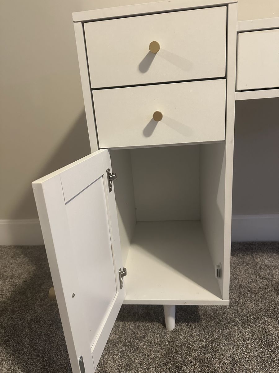 White Desk