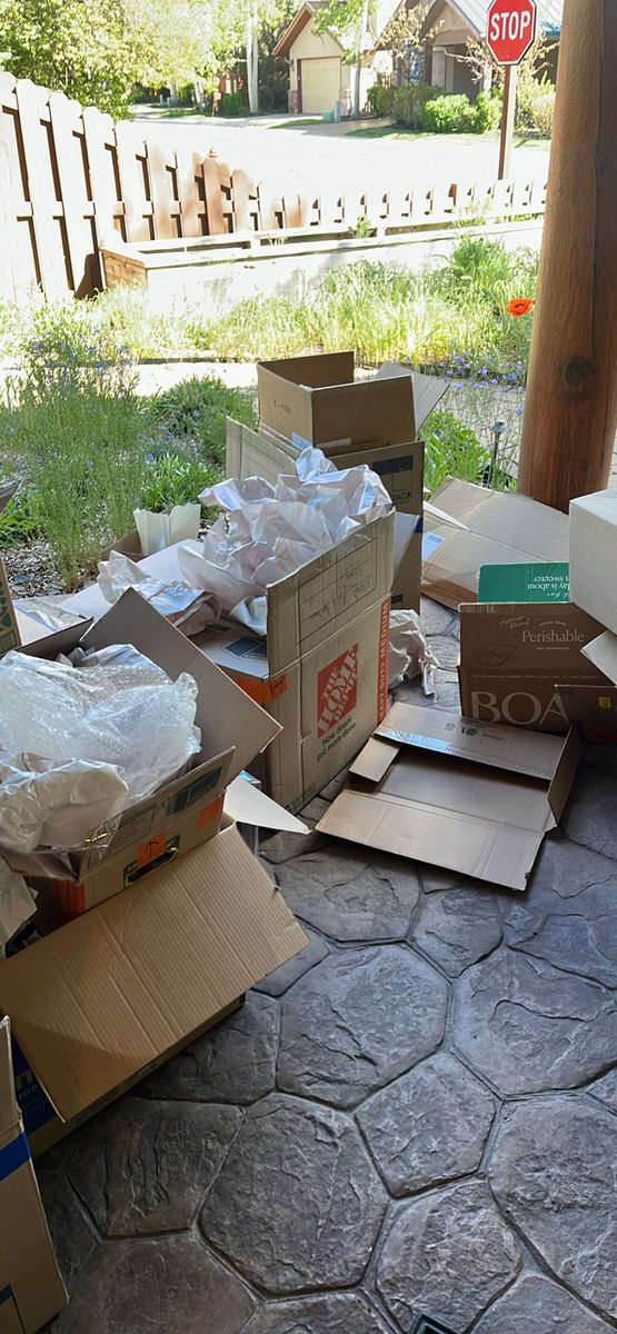 Free moving boxes