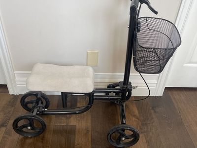 BodyMed Knee Walker Scooter, Steerable for Foot Injuries