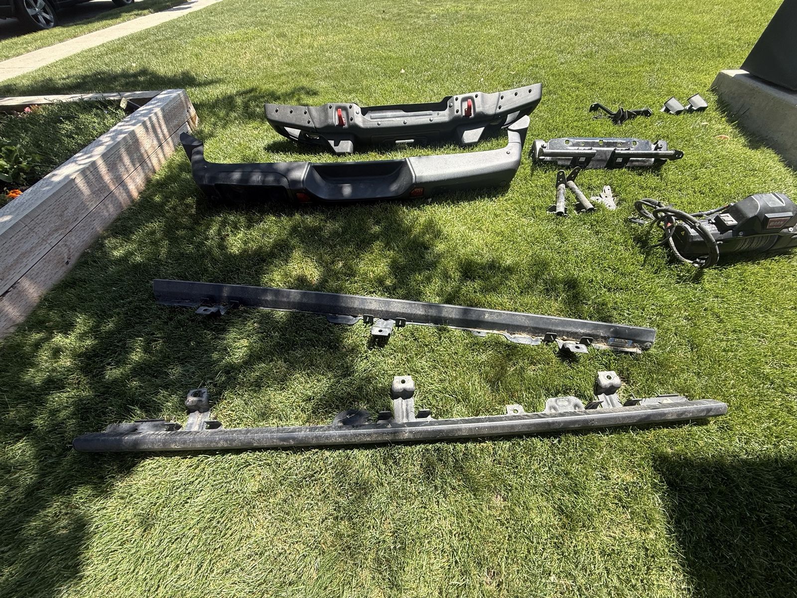 2024 Jeep Rubicon Extreme Recon Bumpers, Warn winch, Rock sliders, and recovery hook
