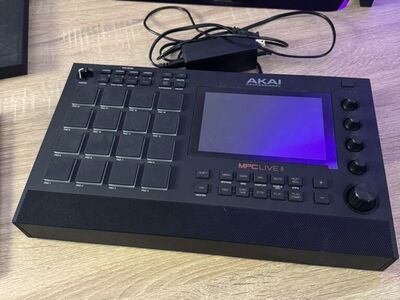 AKAI MPC live 2