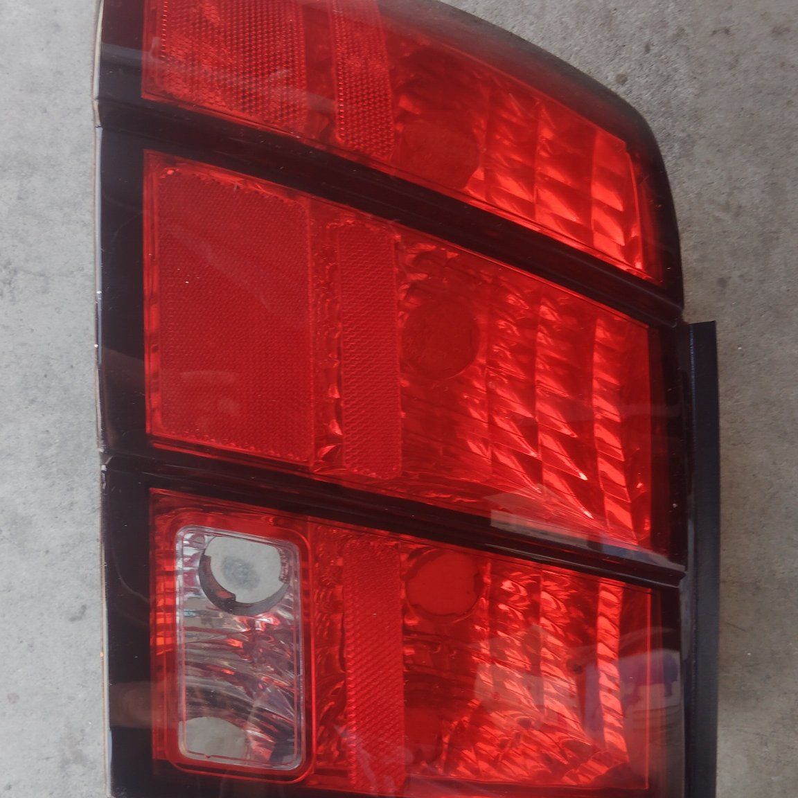 99-04 mustang taillight