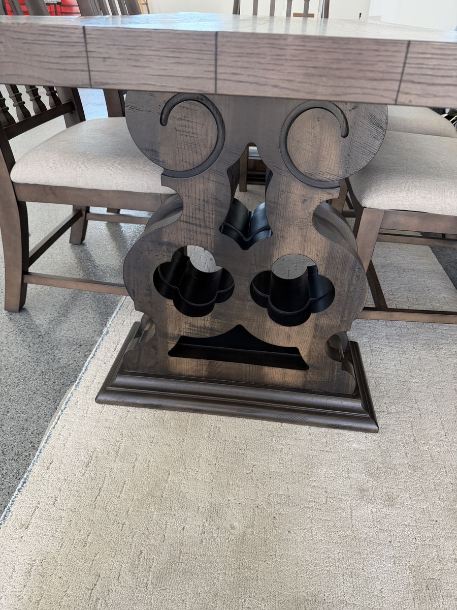 Main image 6