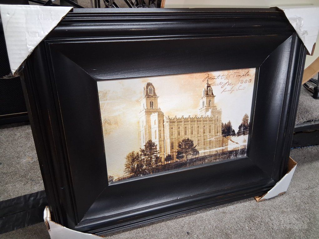 Beautiful Picture of The Manti Temple In Wooden Frame Nice!