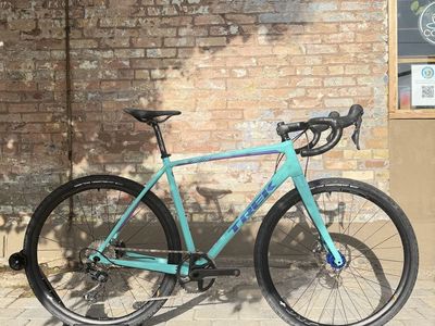 Trek Crockett 56cm Gravel Bike | GRX | Chris King/HED Wheels | Black Inc Carbon Cockpit