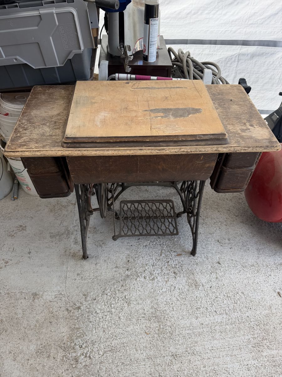 Vintage Singer Treadle Sewing Machine with Wooden Cabinet