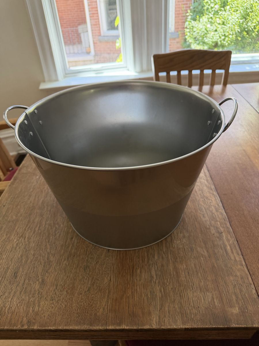 Threshold Stainless Bucket