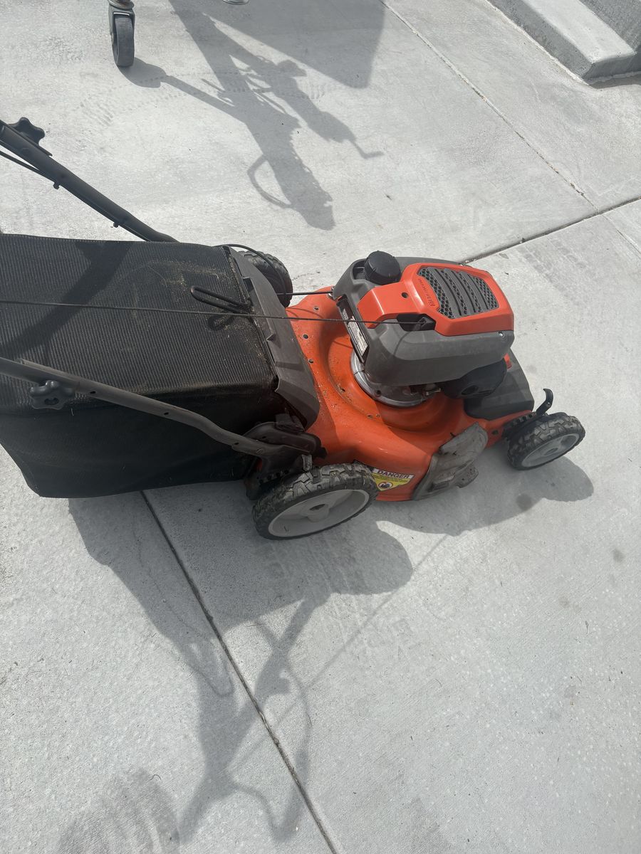 Husqvarna AWD Mower ( 7hp motor )