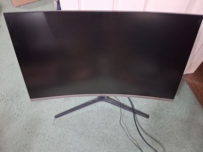Samsung 32" FHD Curved Monitor
