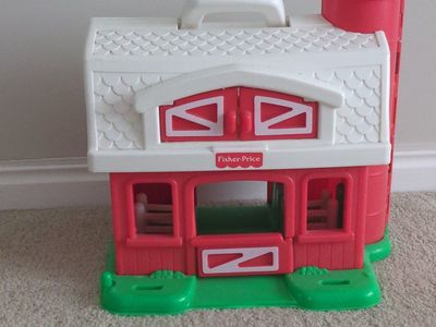 Fisher-Price Little People Animal Sounds Farm Toy Playset - Red/White/Green, Portable Barn