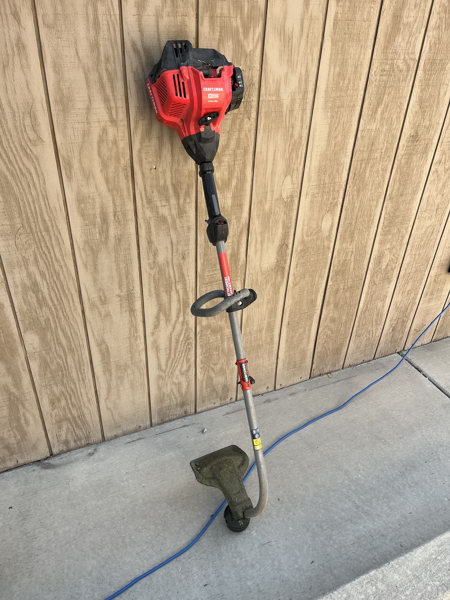 Craftsman WC2200 2-Cycle 25cc Gas String Trimmer - Attachment Capable