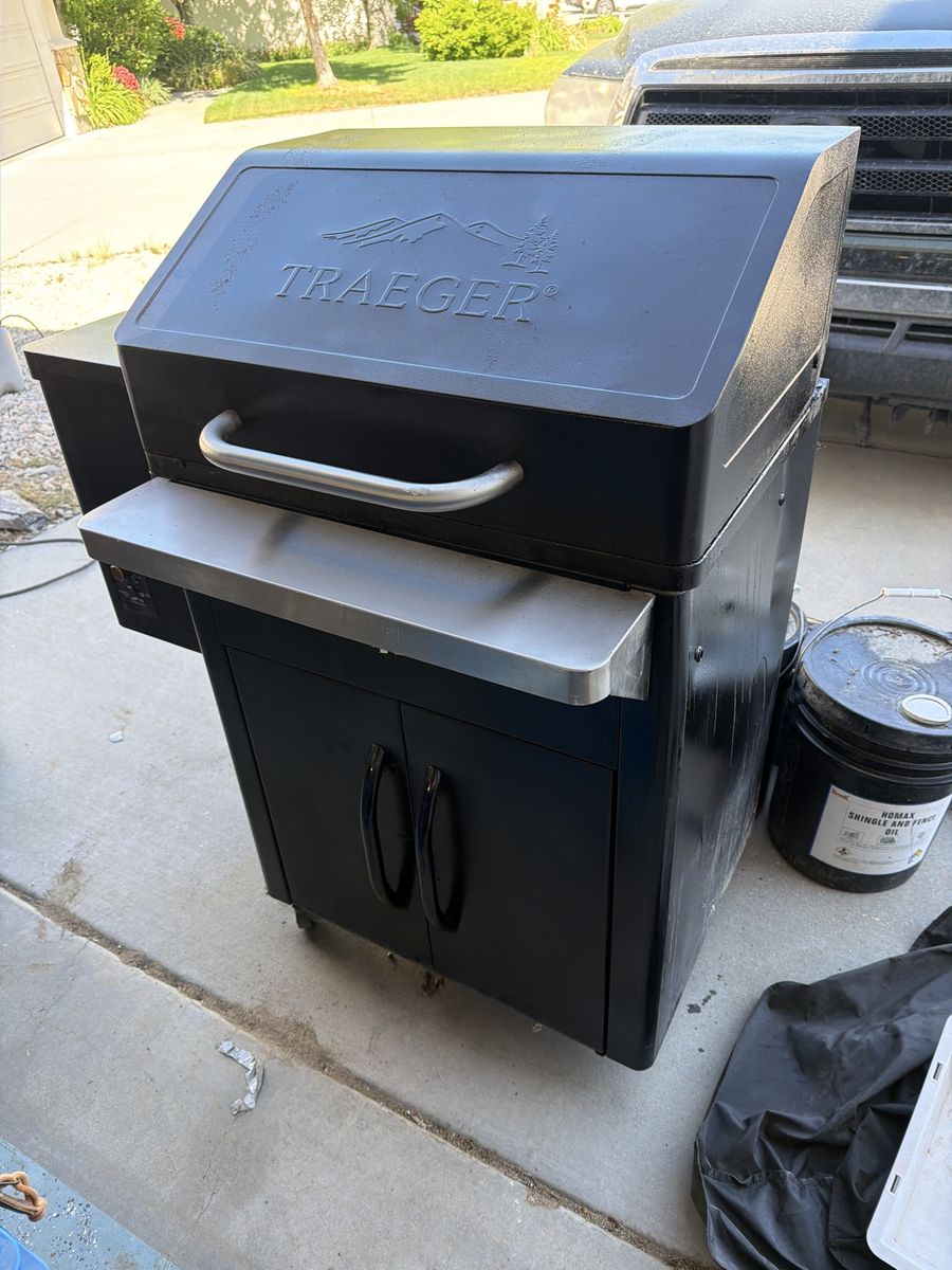 Traeger TFS56PLD Pro 575 Pellet Grill - Used, Black