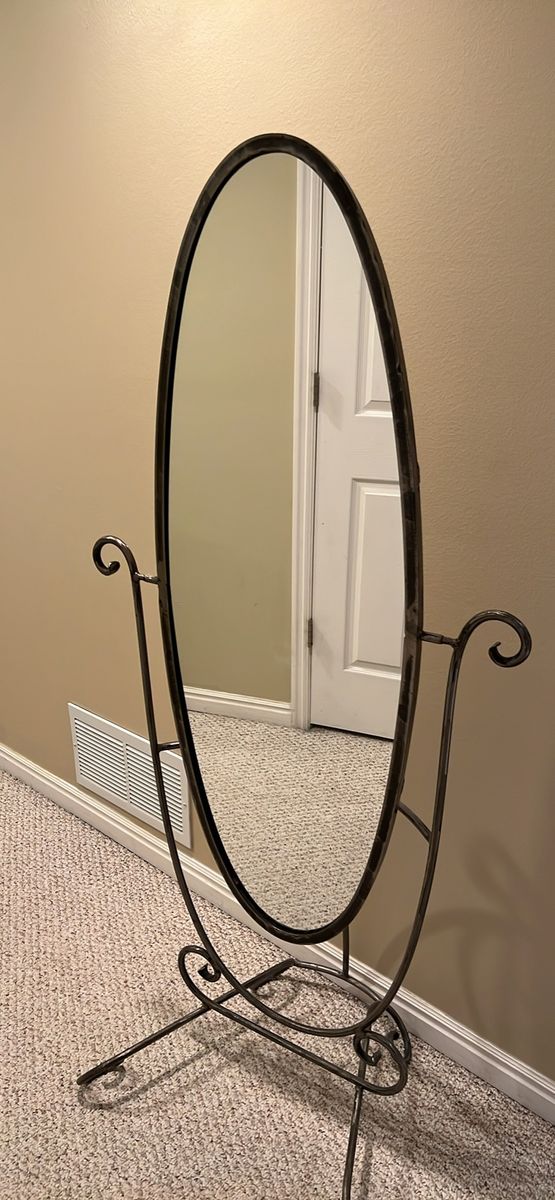 Full-Length Swivel Oval Mirror with Metal Frame/Base