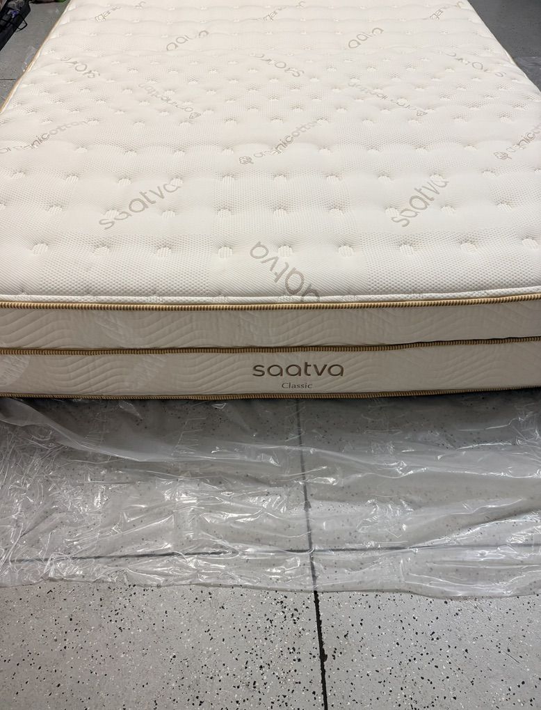 Saatva Luxury Firm Cali King Mattress