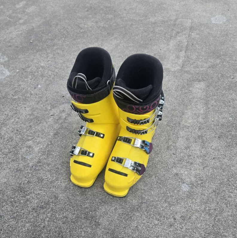 Kids Rossignol 6-6.5 Ski Boots 286mm Mondo 24.5