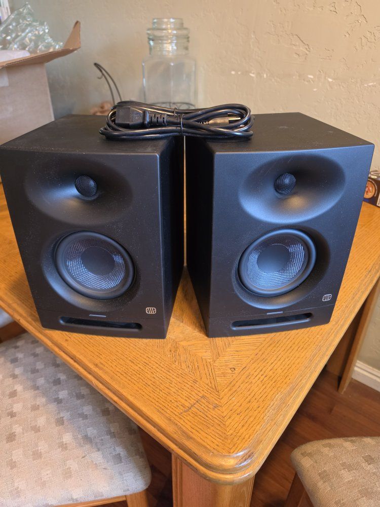 Presonus Eris Studio 5 5.25-inch Powered Studio Monitor Pair