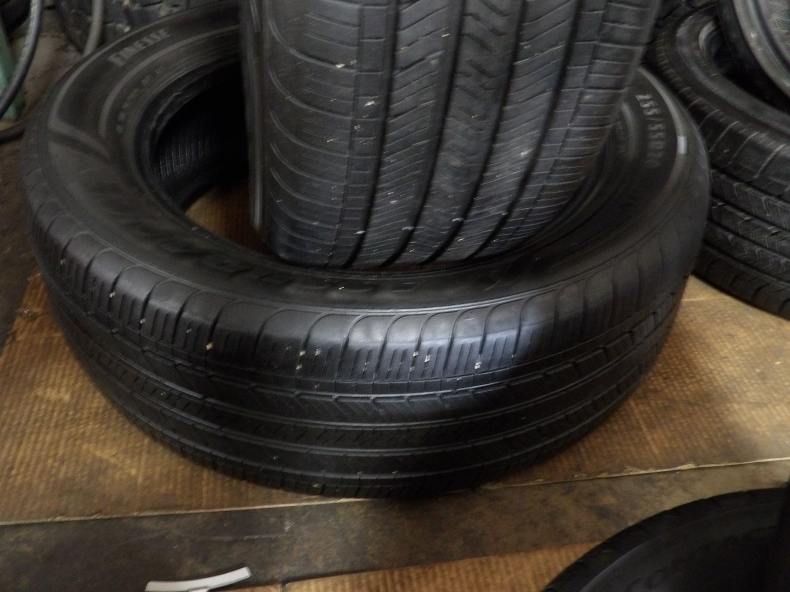 255/55R20 GOODYEAR ASSURANCE FINESS PAIR OF TWO USED TIRES