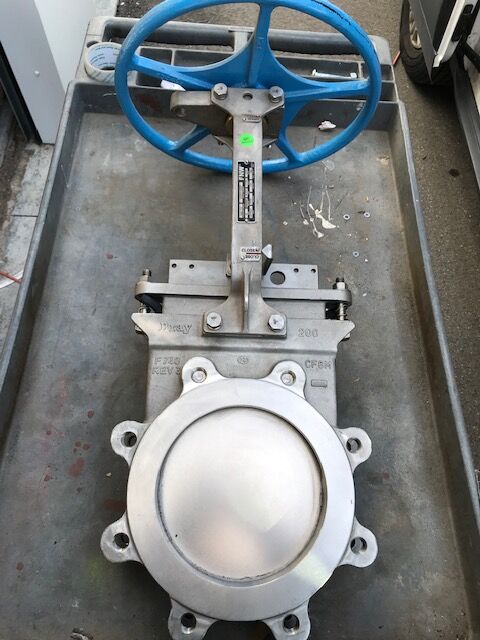 NEW - 8" Stainless butterfly valve by BRAY / FNW
