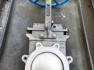 NEW - 8" Stainless butterfly valve by BRAY / FNW