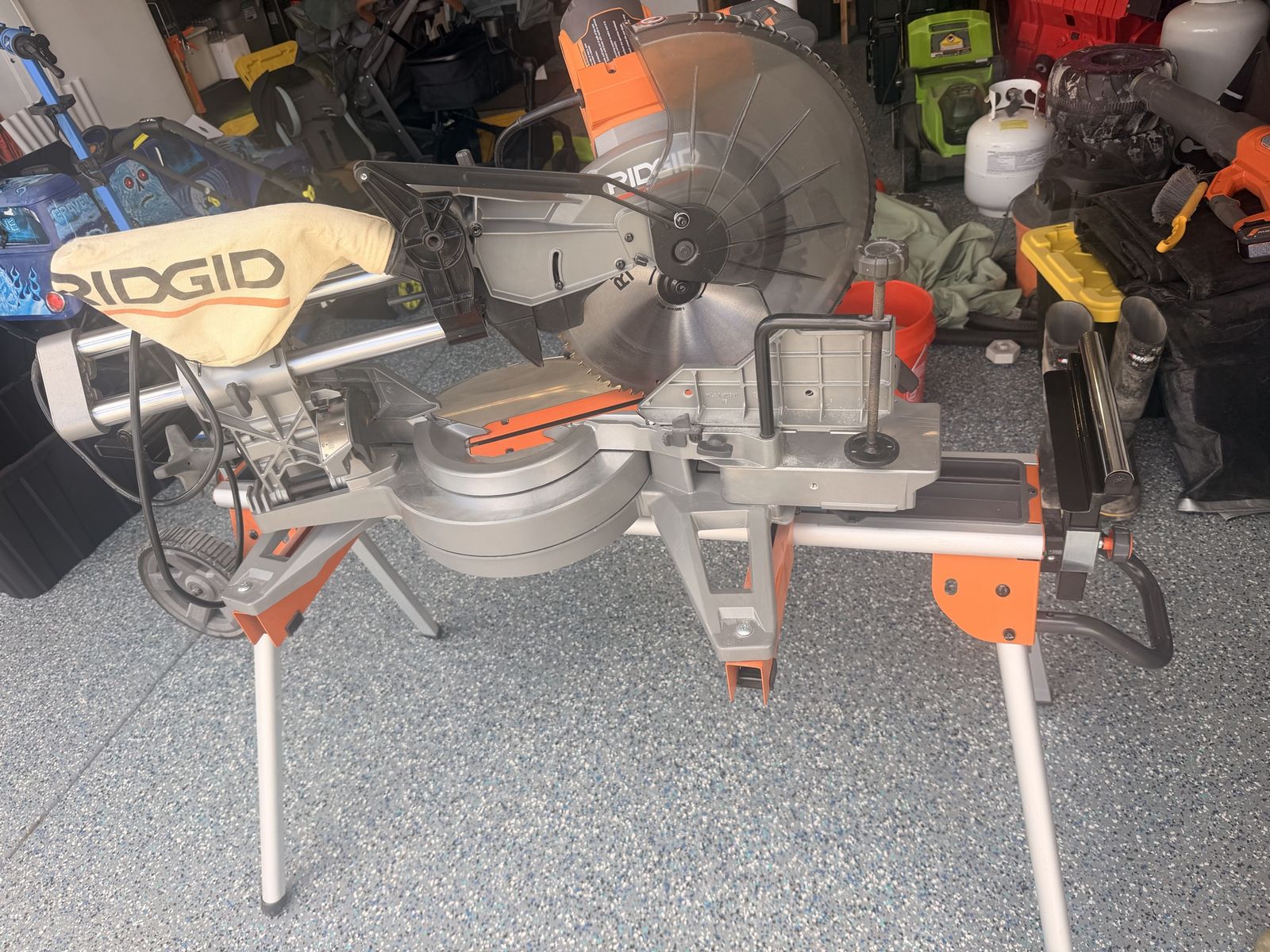 RIDGID 12” Sliding Miter Saw + Professional Compact Stand